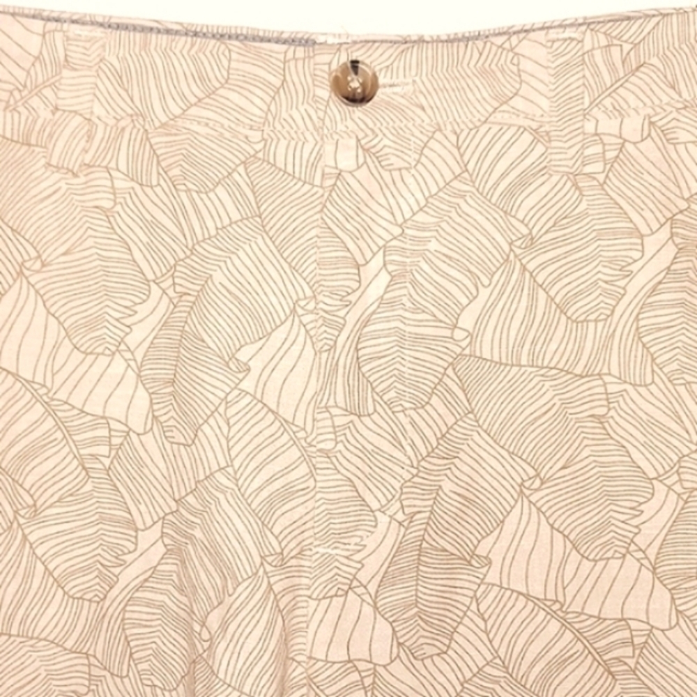 𝅺BANANA REPUBLIC Palm Leaf Print Shorts, 34 🏖 - Fun In The Sun